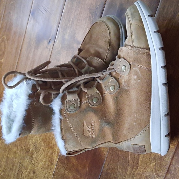 Waterproof Sorel boots size 7.5 - Picture 2 of 7